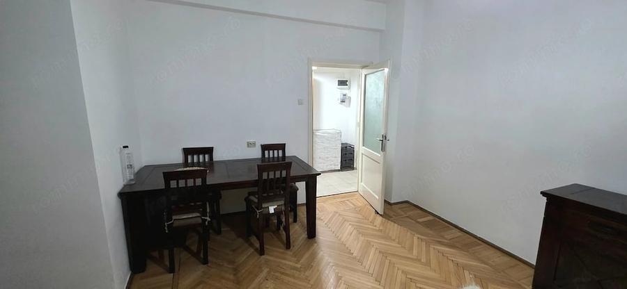 Garsonieră decomandată în Universitate