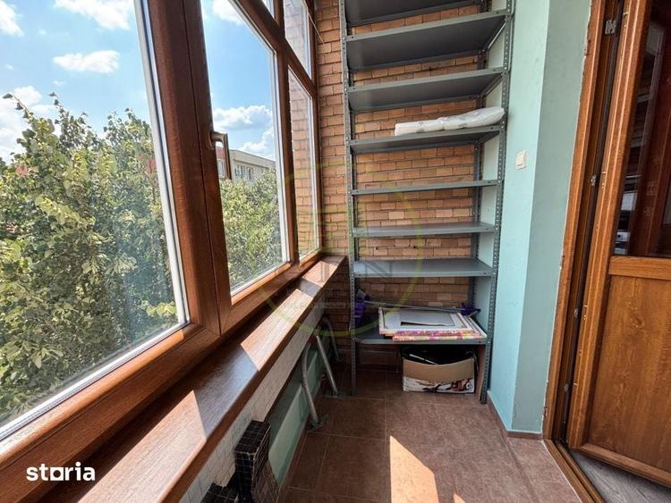 Apartament cu 4 camere semidecomandat în Central