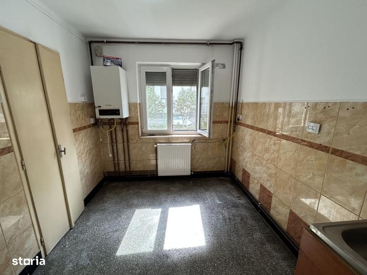 Apartament cu 3 camere în Romanilor