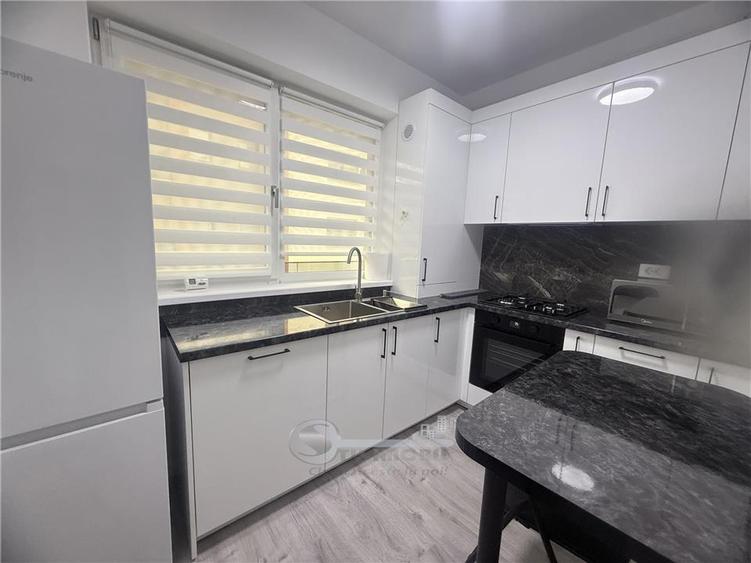 1 CAM NOU PRIMA INCHIRIERE BLD POITIERS  CONTINENTAL - 31