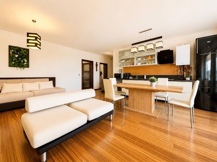 Apartament cu 3 camere în Bună Ziua