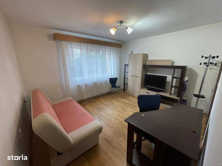Garsonieră decomandată în Central