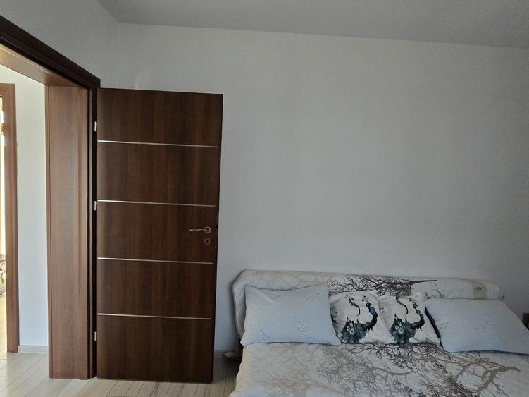 Casă individuală cu 3 camere cu Canalizare în Leș
