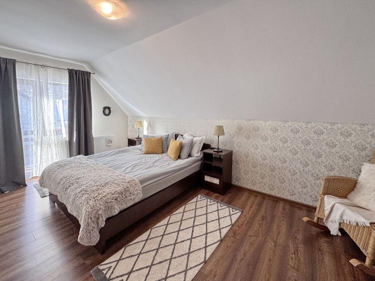Casă individuală cu 12 camere cu Canalizare în Bran