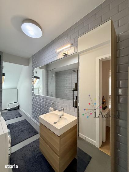 Apartament cu 4 camere, mobilat în Est