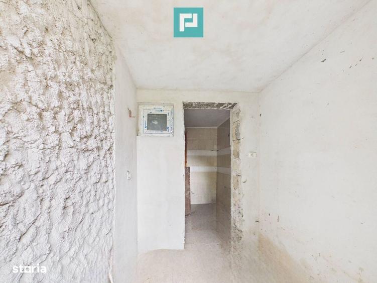 Casă cu 4 camere în Buteni