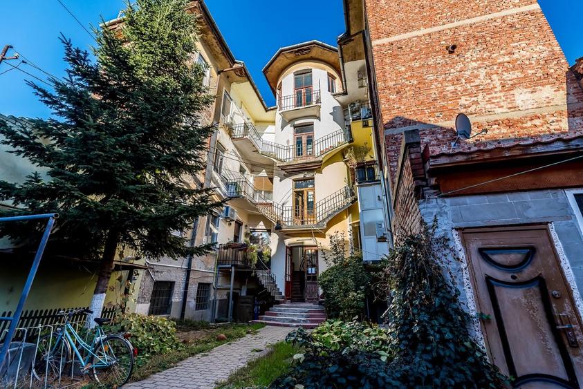 Apartament cu 2 camere semidecomandat în Central