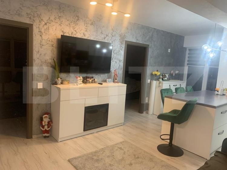 Apartament cu 3 camere decomandat, mobilat în Sud-Vest