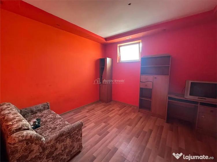 Casa P E , constructie noua, garaj subteran, strada Avram Ia - 4