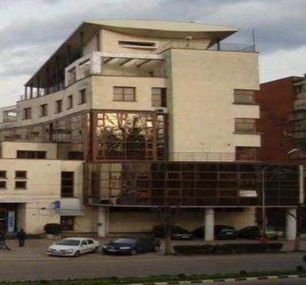 Birou, de 1,426 mp, în Central