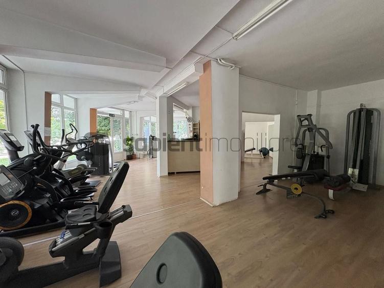 Spațiu comercial, de 300 mp, în Centura