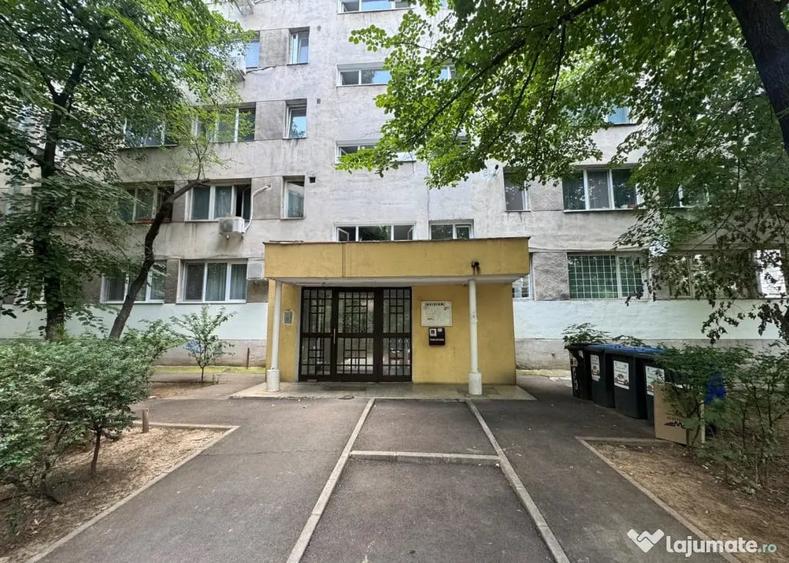 Apartament cu 3 camere semidecomandat în Drumul Taberei