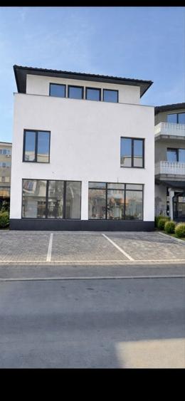 Spațiu comercial, de 380 mp, în Central