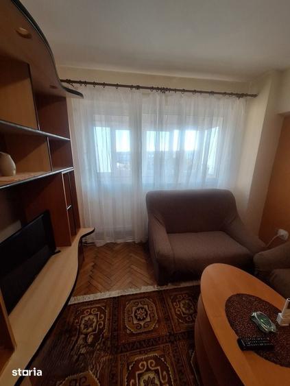 Apartament cu 2 camere semidecomandat în Podu Roș