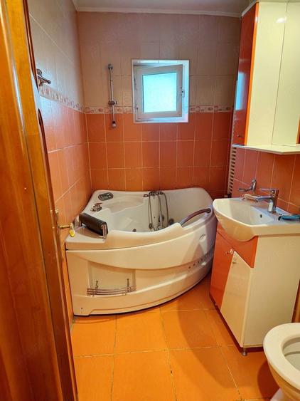 Apartament cu 3 camere decomandat în Popa Șapcă