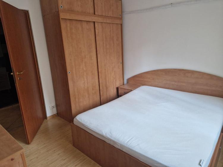 Apartament cu 2 camere decomandat în Basarabia