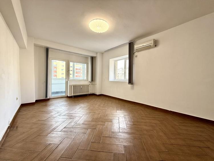 Apartament cu 3 camere decomandat în Decebal