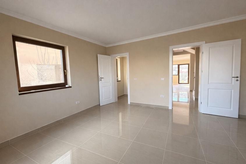 Duplex cu 4 camere cu Canalizare în Dumbrăvița