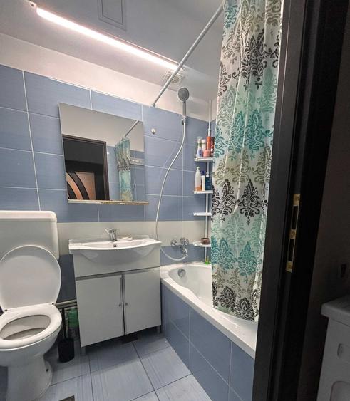 Apartament cu 3 camere semidecomandat în Narcisa