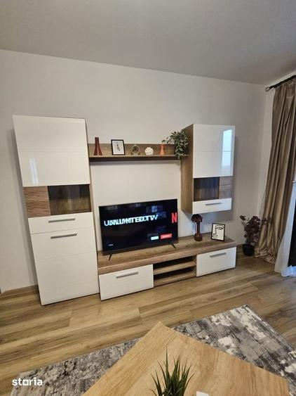 Apartament cu 3 camere semidecomandat în Aviației