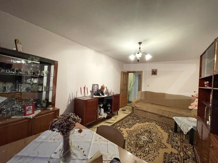 Apartament cu 3 camere decomandat, mobilat în Burdujeni