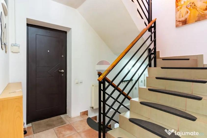 Casă cu 6 camere cu Teren 240 Mp în Corbeanca