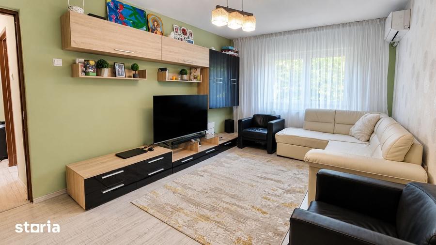 Apartament cu 3 camere decomandat în Nicolina