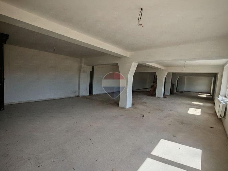 Spațiu comercial, de 208 mp, în Central
