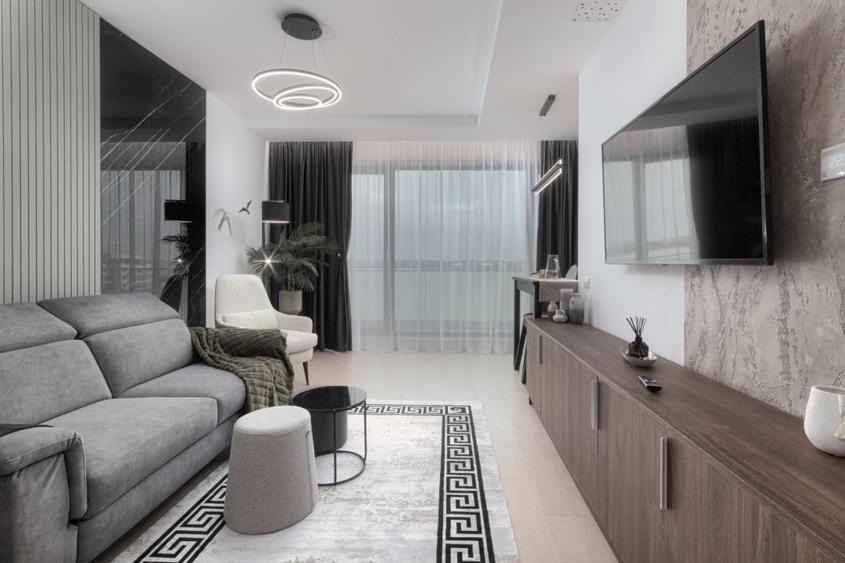 Apartament cu 2 camere decomandat, mobilat în Sud