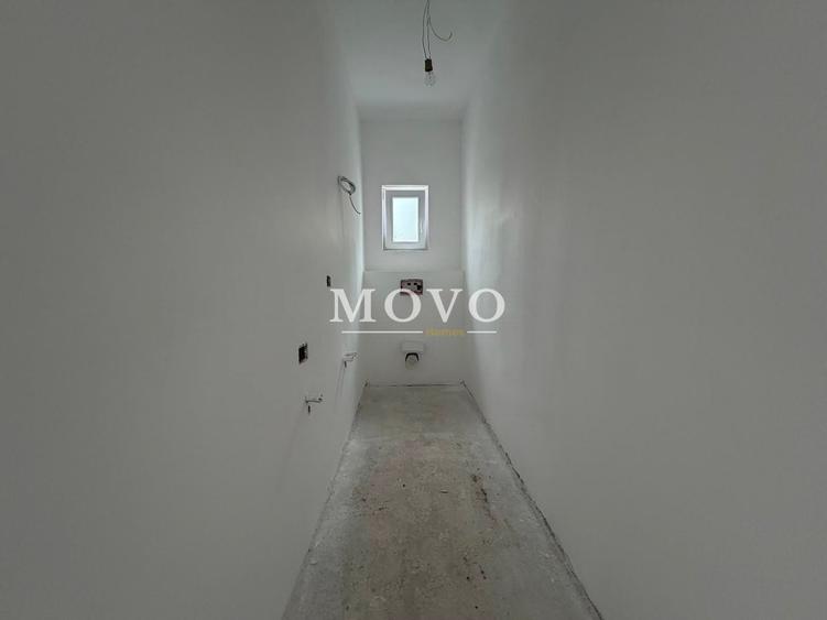 Duplex cu 3 camere cu Canalizare în Utvin