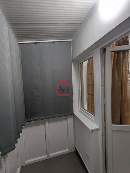 Apartament cu 3 camere semidecomandat în Dacia