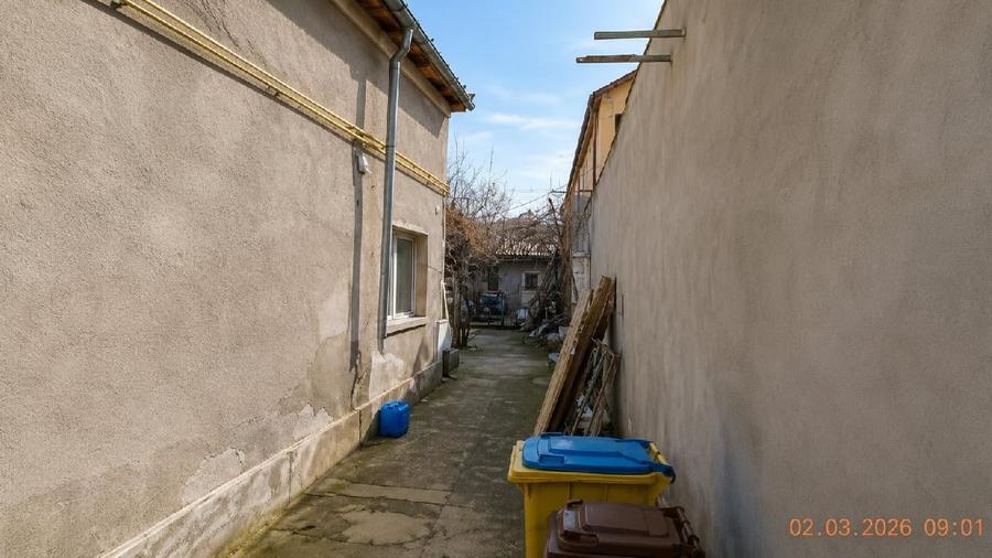 Casă individuală cu 5 camere cu Teren 369 Mp în Central