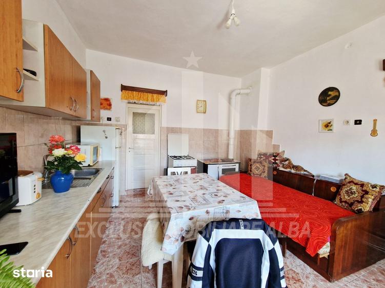 Casă cu 6 camere cu Teren 2457 Mp în Șona