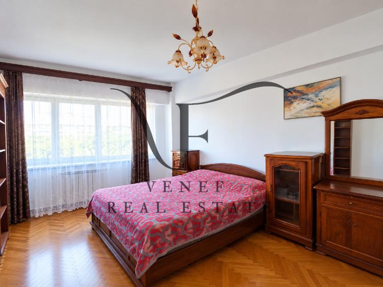Apartament cu 4 camere semidecomandat în Pantelimon