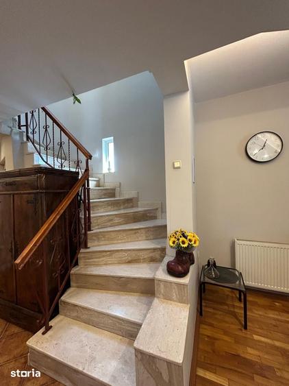 Casă cu 5 camere cu Teren 400 Mp în Trivale