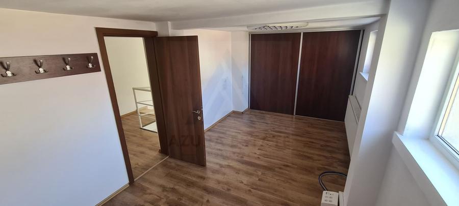 Birou, de 68 mp, în Central