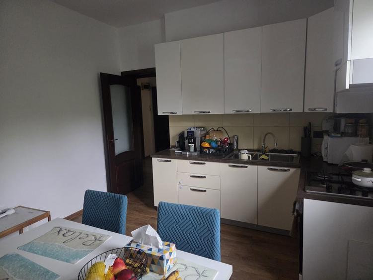 Apartament cu 2 camere decomandat în Triaj