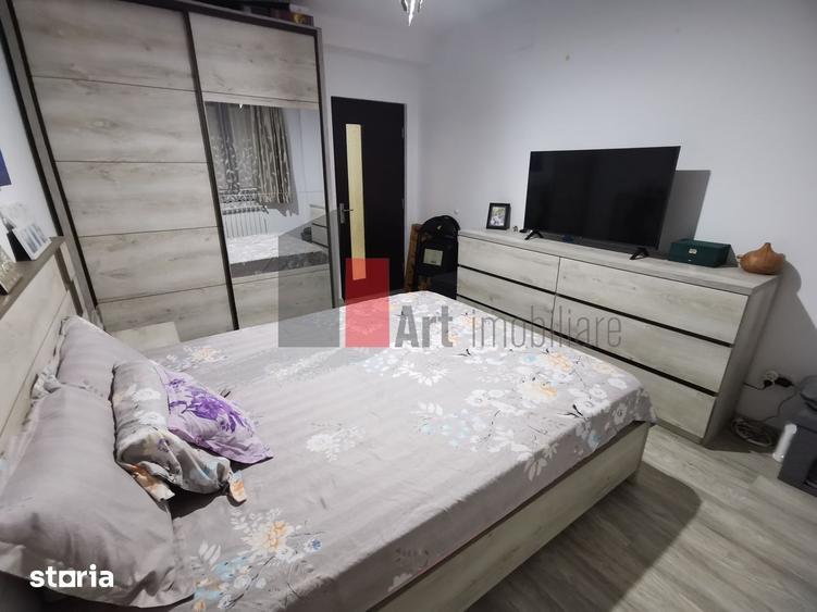 Apartament cu 3 camere semidecomandat, mobilat în Militari