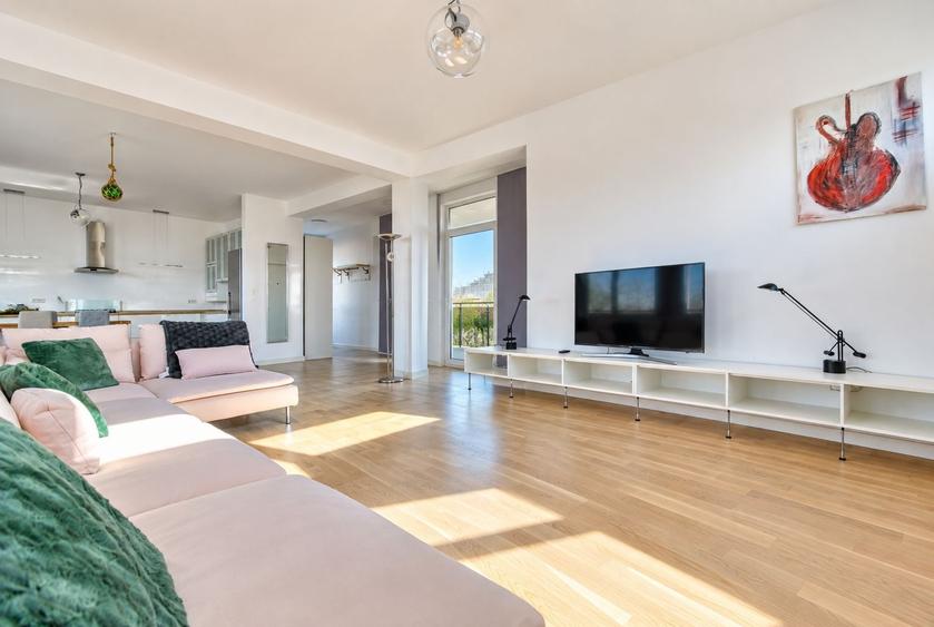 Apartament cu 3 camere decomandat, mobilat în Bălcescu