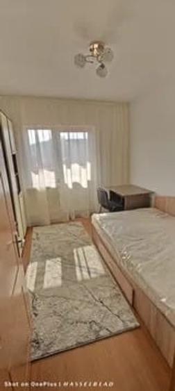 Apartament cu 4 camere decomandat în Nicolina