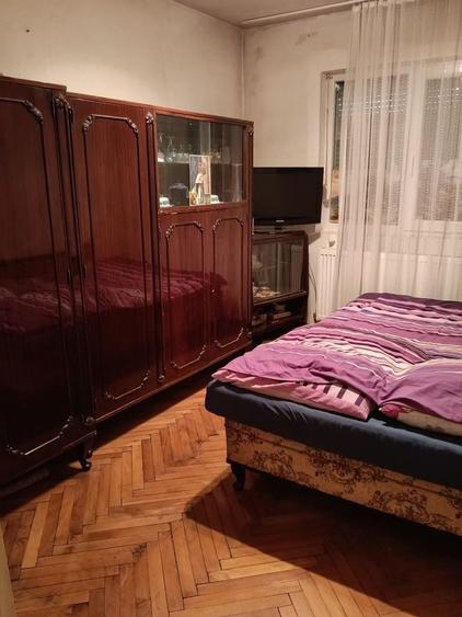 Apartament cu 4 camere semidecomandat în Central