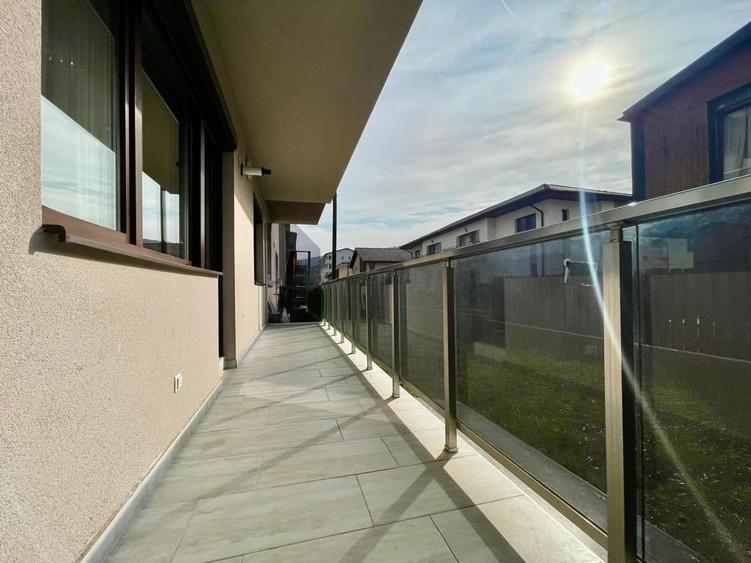 Apartament cu 2 camere semidecomandat, mobilat în Florești
