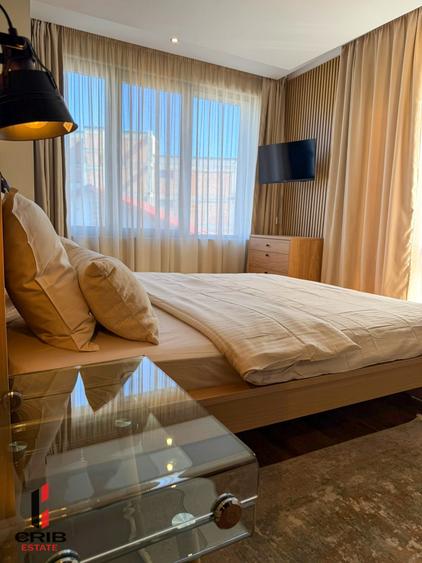 Apartament cu 3 camere decomandat, mobilat în Iancu Nicolae