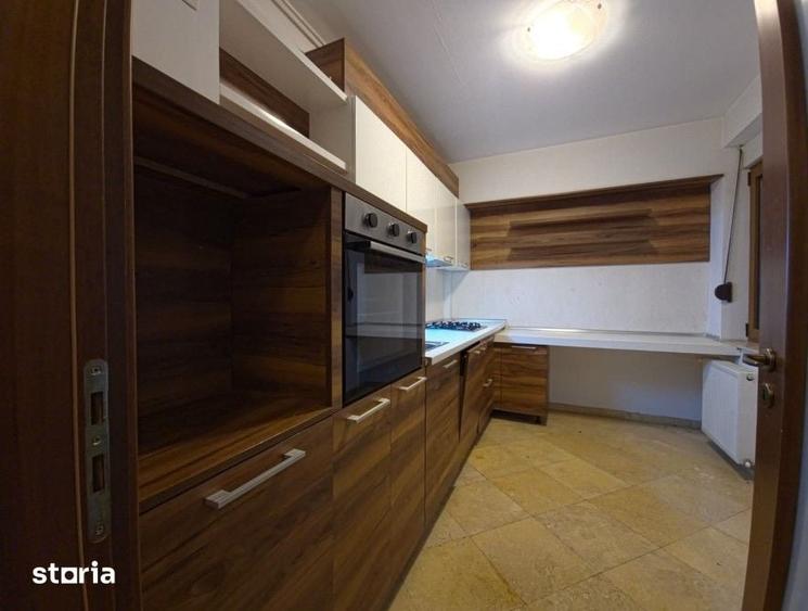 Apartament cu 3 camere decomandat în Domenii