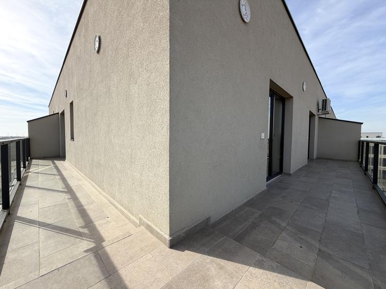 Apartament cu 3 camere decomandat în Torontalului