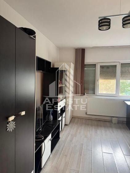 Apartament cu 2 camere decomandat în Lipovei