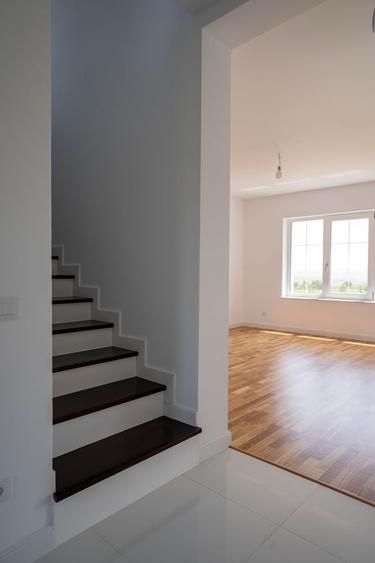 Casă cu 4 camere în Aroneanu