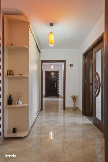 Apartament cu 4 camere decomandat în Rahova