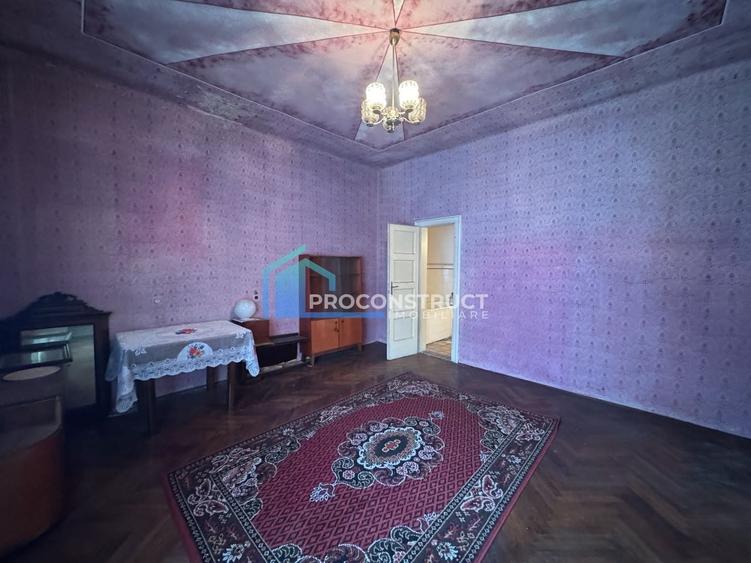 Casă individuală cu 9 camere cu Canalizare în Iosefin