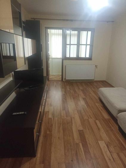 Apartament cu 2 camere decomandat în Micro 5